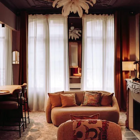 Emilia - De Prestige Au Coeur De Apartment