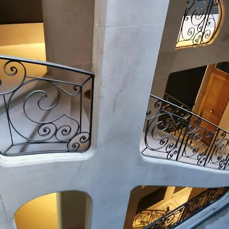 Emilia - De Prestige Au Coeur De Nancy
